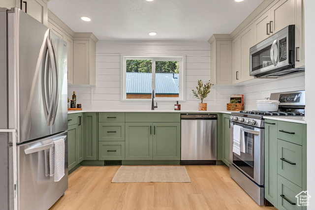 Photo 11 for MLS #2098003 at 575 Upper Evergreen Dr