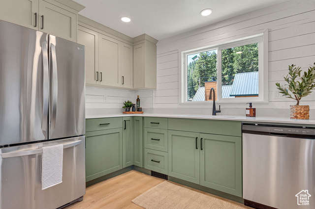 Photo 10 for MLS #2098003 at 575 Upper Evergreen Dr