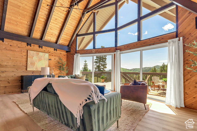 Photo 9 for MLS #2098003 at 575 Upper Evergreen Dr