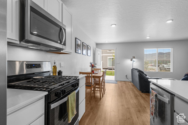 Photo 8 for MLS #2098005 at 943 E Drifter Ln