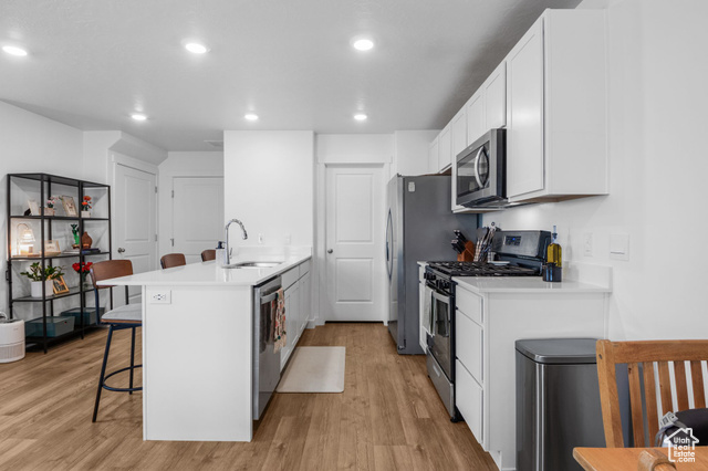Photo 9 for MLS #2098005 at 943 E Drifter Ln