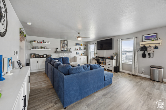 Photo 11 for MLS #2098058 at 2448 W Anne Ave