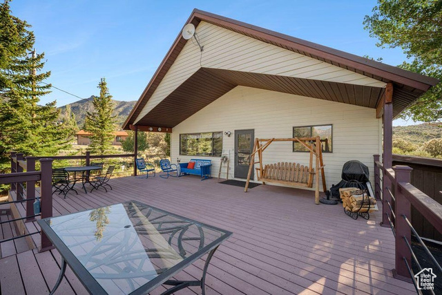 Photo 5 for MLS #2098078 at 214 S Terry Pkwy