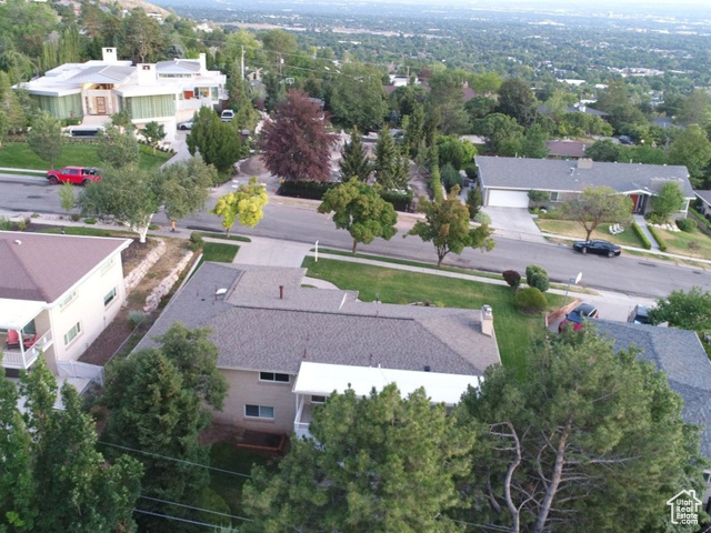 1518 S Canterbury Dr