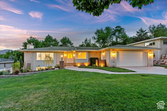 1518 S Canterbury Dr