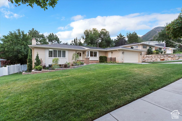 1518 S Canterbury Dr