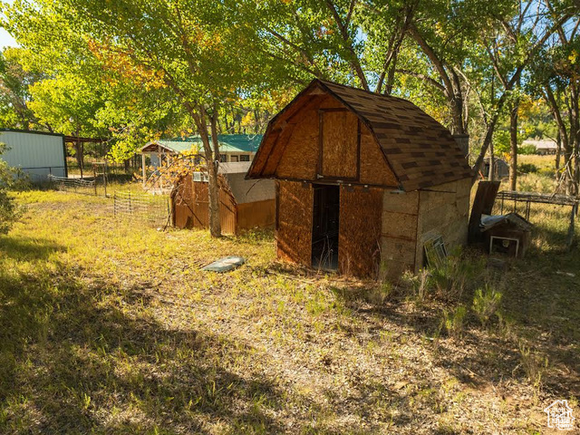 Photo 14 for MLS #2098205 at 20673 W East River Rd