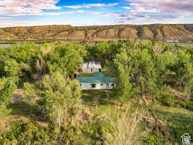 Photo 36 for MLS #2098205 at 20673 W East River Rd