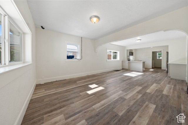 Photo 5 for MLS #2098207 at 726 E 29th