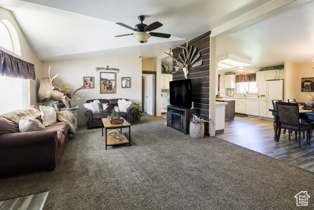 Photo 4 for MLS #2098208 at 5375 N Canal Rd