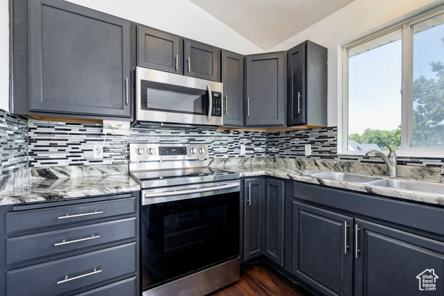 Photo 9 for MLS #2098216 at 902 W 4200 South