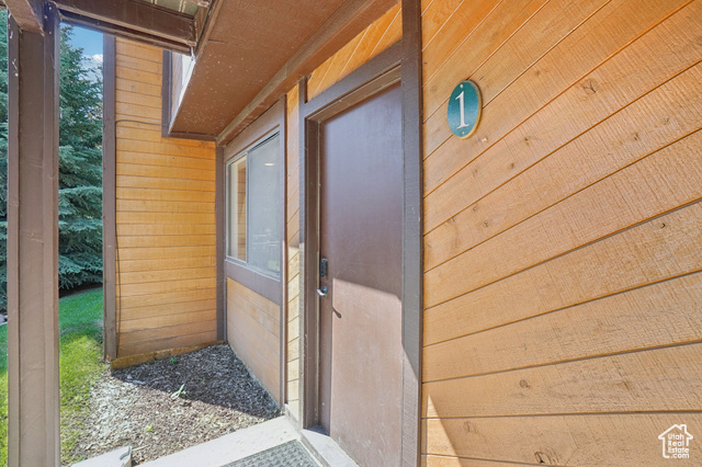 Photo 2 for MLS #2098229 at 2025 Canyons Resort Dr #I1