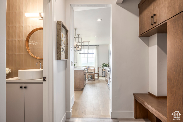 Photo 11 for MLS #2098246 at 5999 N Fairview Dr #229