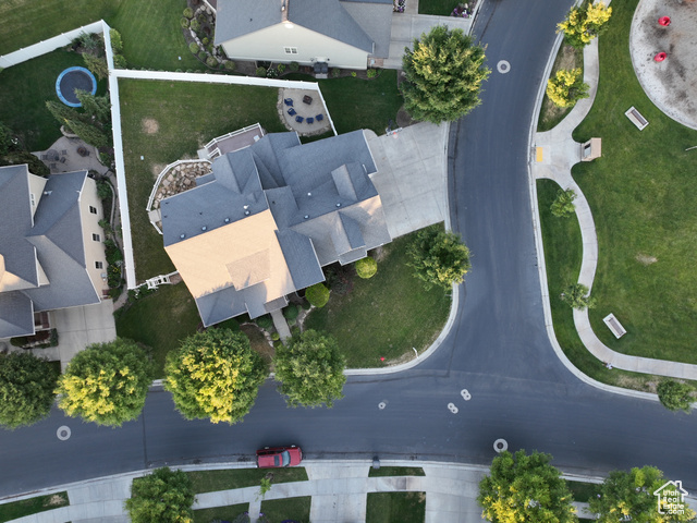 Photo 8 for MLS #2098285 at 889 S Sego Lily Way