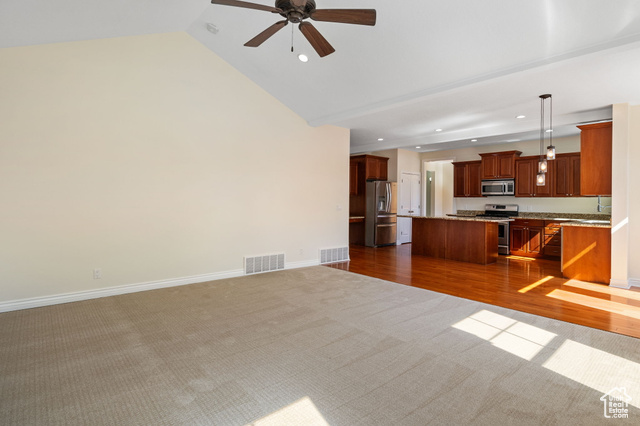 Photo 15 for MLS #2098285 at 889 S Sego Lily Way