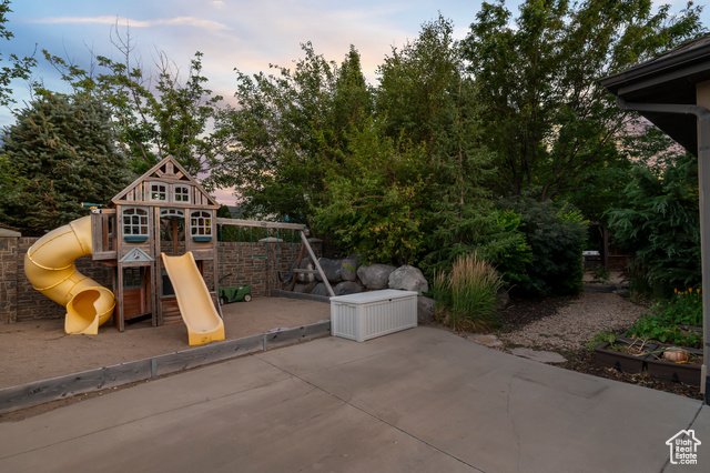Photo 36 for MLS #2098286 at 292 E Clubview Ln