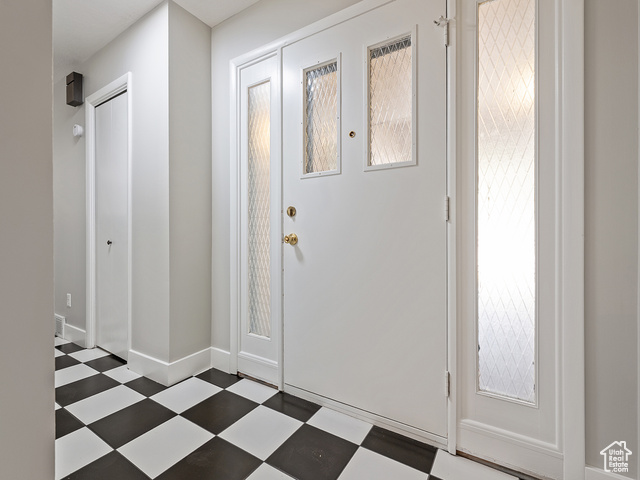 Photo 7 for MLS #2098287 at 4525 S Taylor Ave