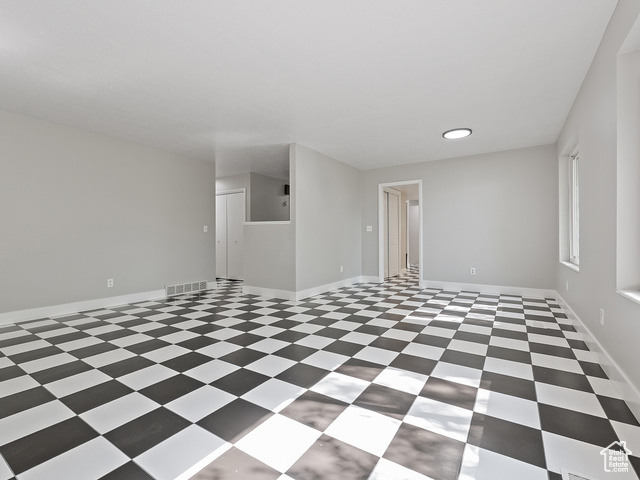 Photo 17 for MLS #2098287 at 4525 S Taylor Ave