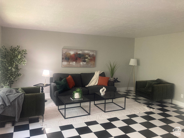 Photo 16 for MLS #2098287 at 4525 S Taylor Ave