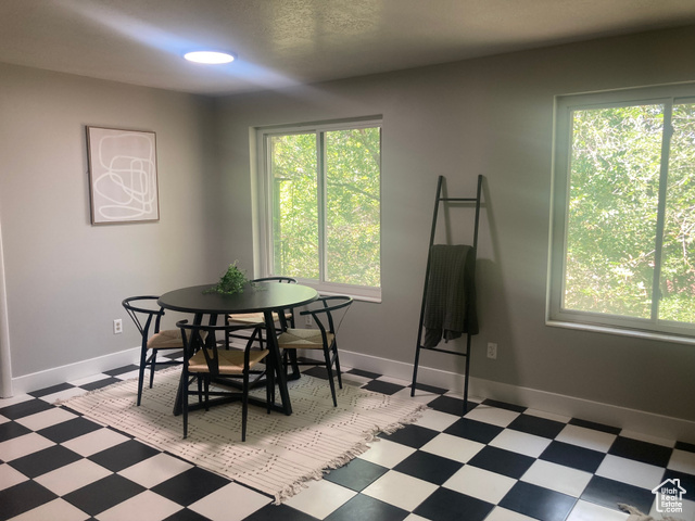 Photo 18 for MLS #2098287 at 4525 S Taylor Ave