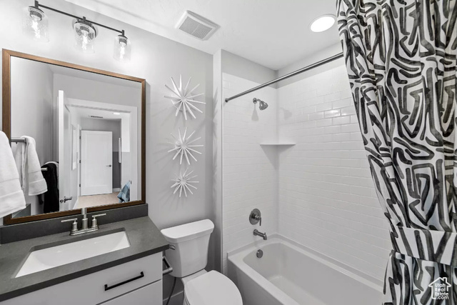 Photo 15 for MLS #2098311 at 1691 W Royal Cir #404