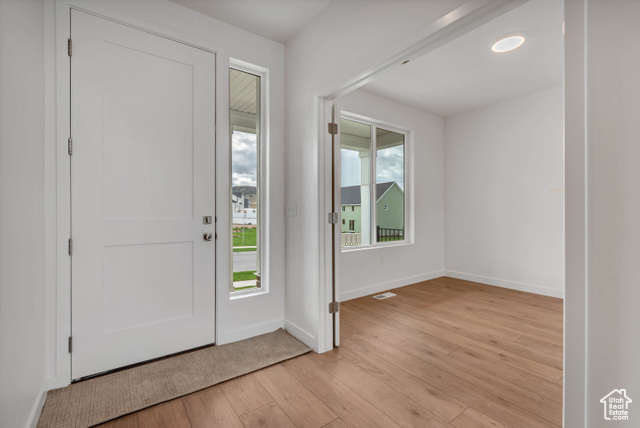 Photo 6 for MLS #2098324 at 1418 S Boxelder Dr #167