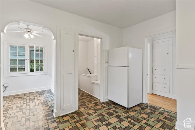 Photo 9 for MLS #2098416 at 2737 S Harrison Blvd