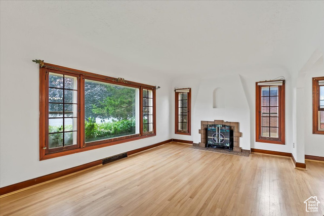 Photo 4 for MLS #2098416 at 2737 S Harrison Blvd