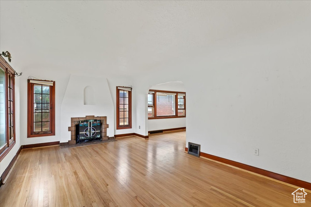 Photo 3 for MLS #2098416 at 2737 S Harrison Blvd