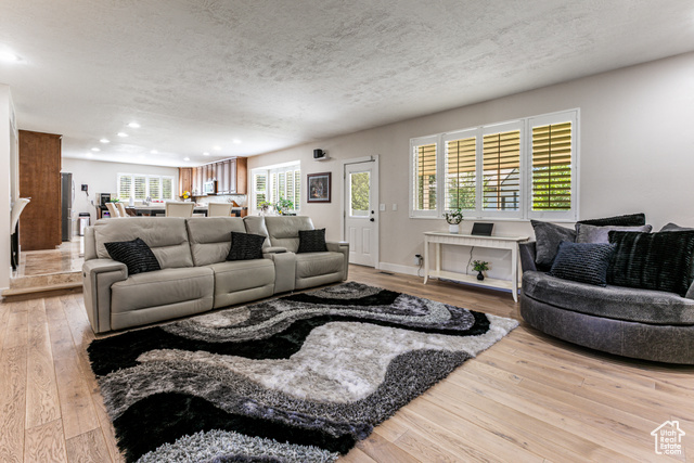 Photo 7 for MLS #2098441 at 2148 E Pinecrest Ln