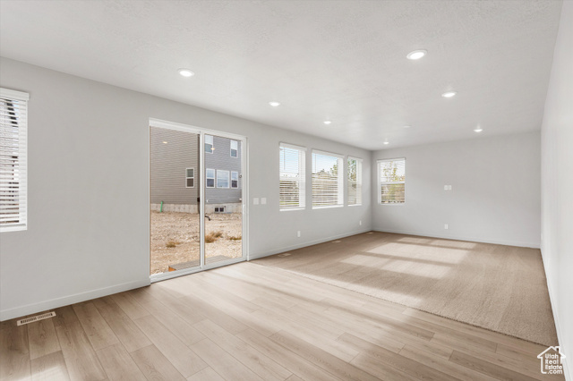 Photo 13 for MLS #2098450 at 113 W High Cheddar #0235