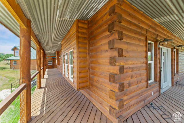 Photo 2 for MLS #2098465 at 16 N Porcupine Ln