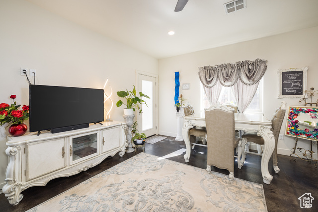 Photo 10 for MLS #2098478 at 1018 S Valley View Ct