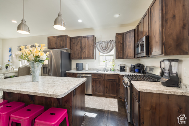 Photo 7 for MLS #2098478 at 1018 S Valley View Ct