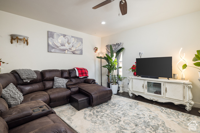 Photo 9 for MLS #2098478 at 1018 S Valley View Ct
