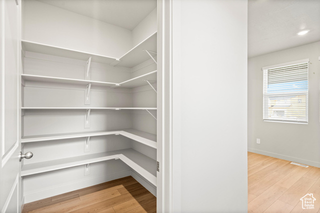 Photo 15 for MLS #2098498 at 1368 N Baen Way #0236