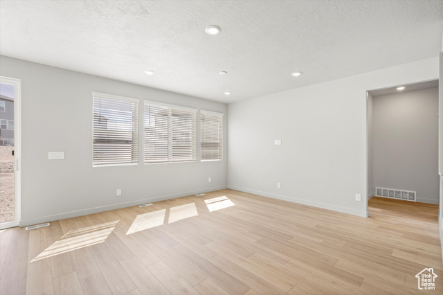 Photo 18 for MLS #2098498 at 1368 N Baen Way #0236