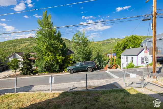 Photo 10 for MLS #2098502 at 1003 Norfolk Ave