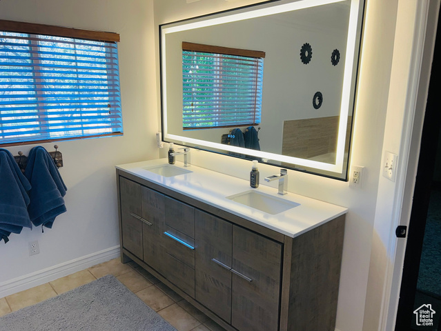 Photo 13 for MLS #2098567 at 2537 S Taylor Ave