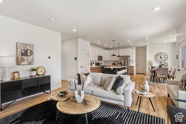 Photo 8 for MLS #2098568 at 708 N Plainsman Dr #104