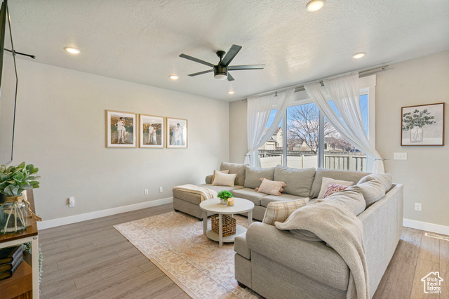 Photo 4 for MLS #2098591 at 3323 E Gibraltar Ave
