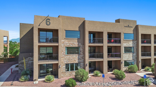 Photo 2 for MLS #2098595 at 5160 W Villas North Dr #6-102