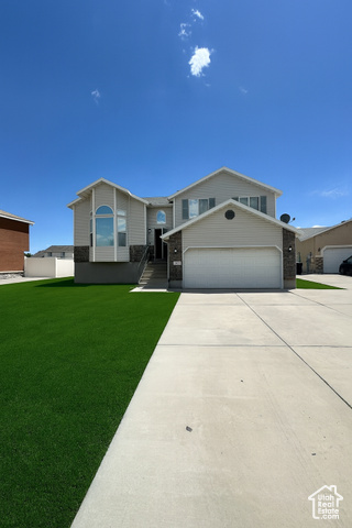 2879 S FETZER DR, Magna UT 84044