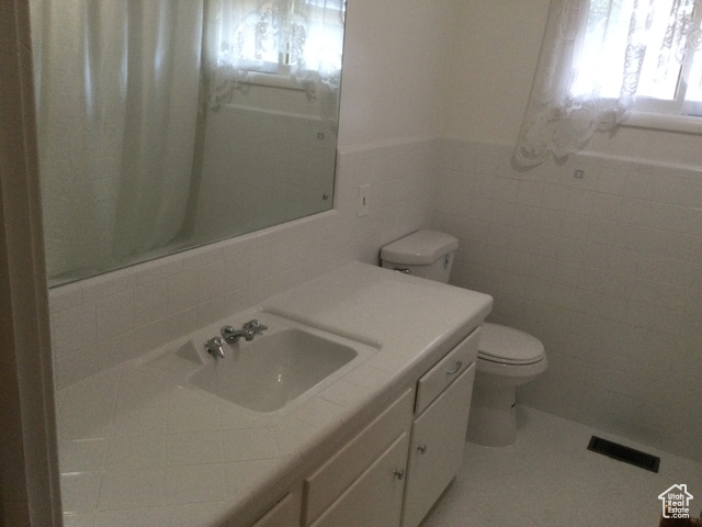 Photo 12 for MLS #2098607 at 30 N Main St