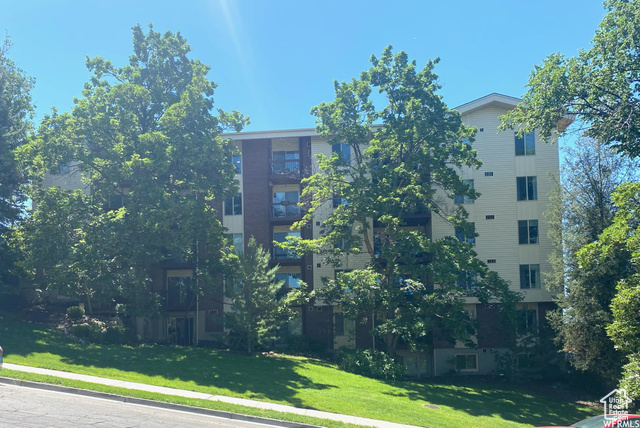 Photo 2 for MLS #2098611 at 1044 E 400 South #407A