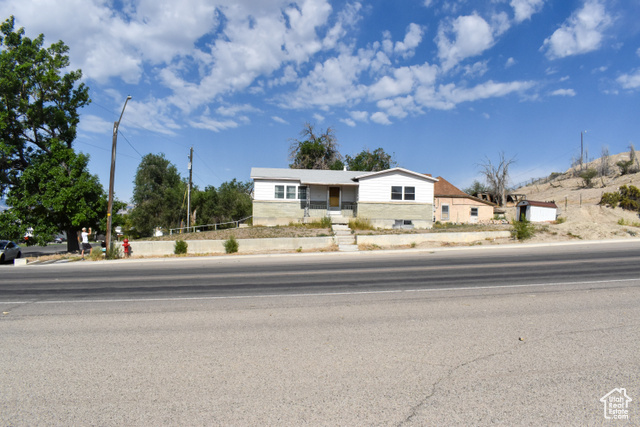 Photo 2 for MLS #2098614 at 215 N Center St