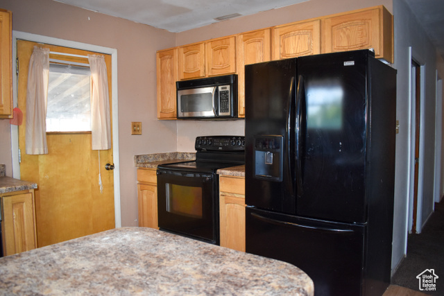 Photo 7 for MLS #2098614 at 215 N Center St