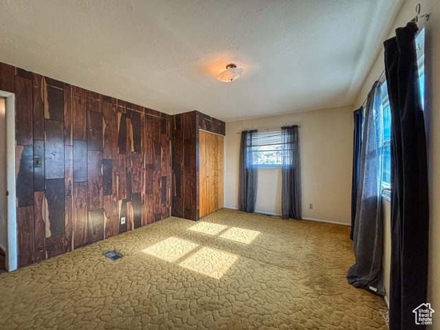 Photo 14 for MLS #2098614 at 215 N Center St