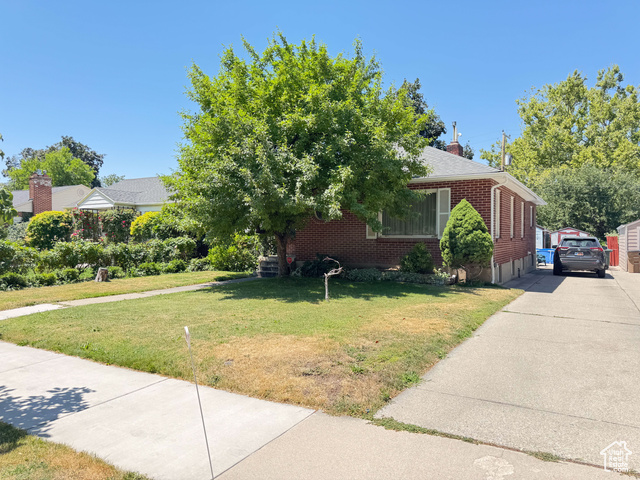 Photo 3 for MLS #2098618 at 2534 S Imperial St