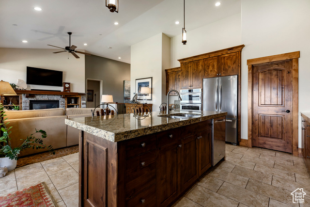 Photo 8 for MLS #2098666 at 1658 E Viewside Cir